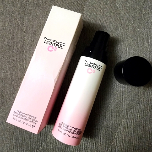 Mac Lightful C3 Radiant Emulsion - Picture 2 of 6